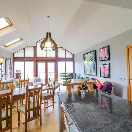 Up The Hill Holiday home Downings
